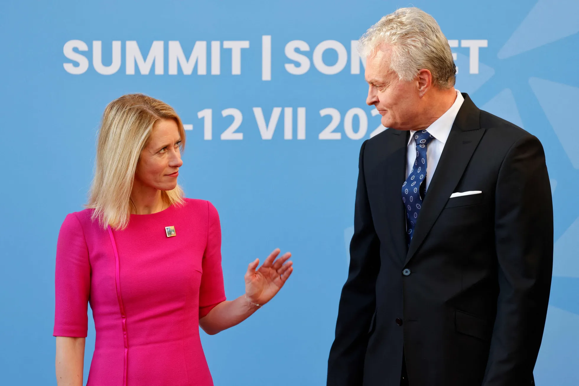 Eesti peaminister Kaja Kallas ja Leedu president Gitanas Nausėda NATO tippkohtumise lõuna eel 11. juulil 2023. aastal. Toona olid Balti riigid ühtse rindena Ukraina ja Rootsi seljataga NATO liikmesuse teemal.