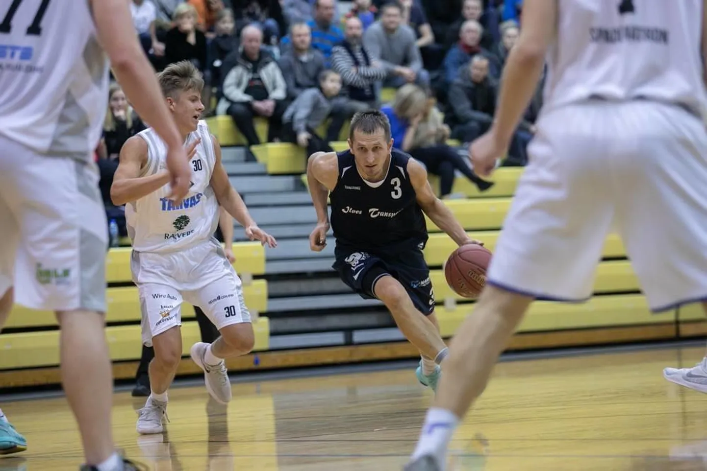 Kristo Saage (palliga) ponnistustest ja 36 visatud punktist jäi Ilves Transpordil väheks, et maakonna karikas Väike-Maarjasse viia. Võidutrofee kuulub RSK Tarvas tiimile.