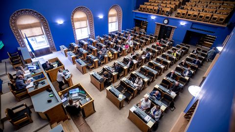 Riigikogu hakkab arutama välistudengite Eestis õppimist ja töötamist