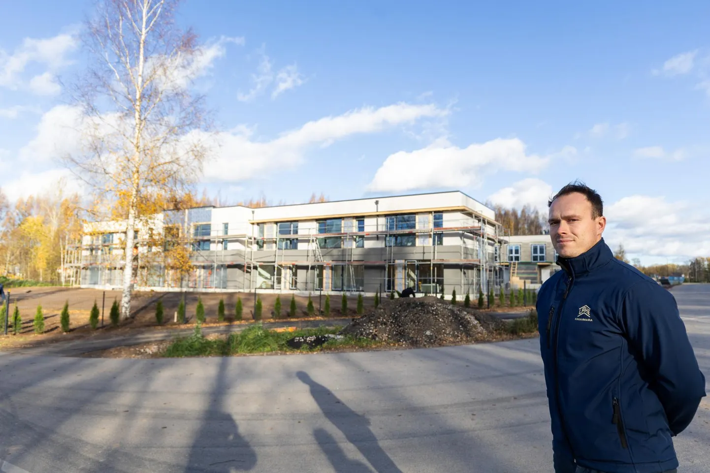 Lahe Kinnisvara maakler Tero Villik müüb Tartu lähistel Kõrvekülas valmivat seitsmest ridaelamust koosnevat arendust. Esimesed kaks maja valmivad sel aastal.