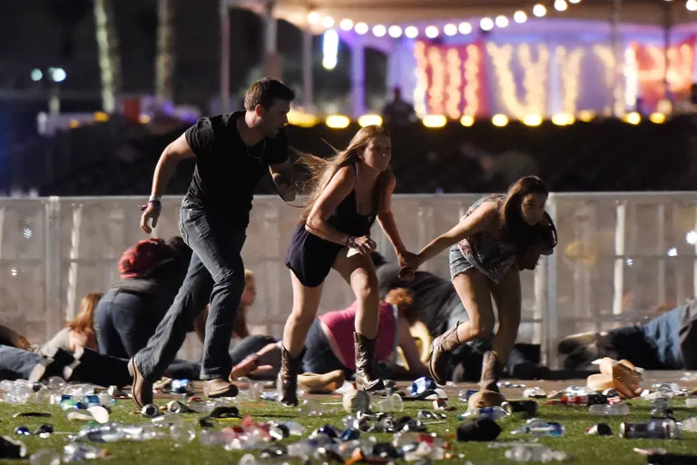 Route 91 Harvest kantrimuusika festivalil osalejad põgenevad kuulide eest