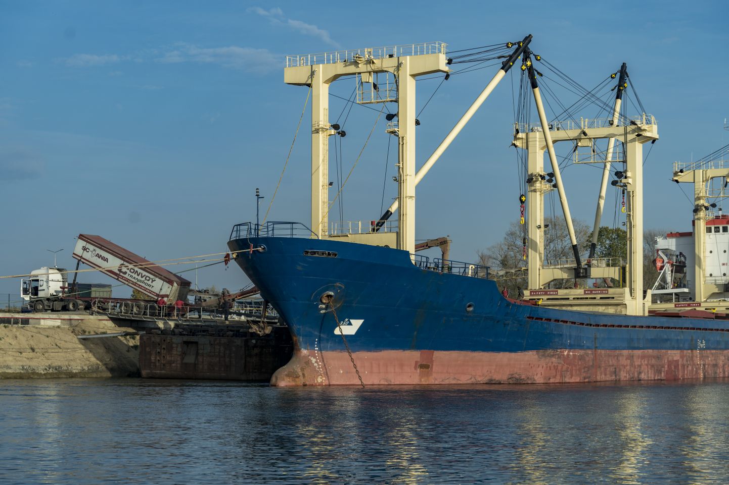 Vilja transportiv laev Musta mere sadamas. Pilt on illustratiivne.