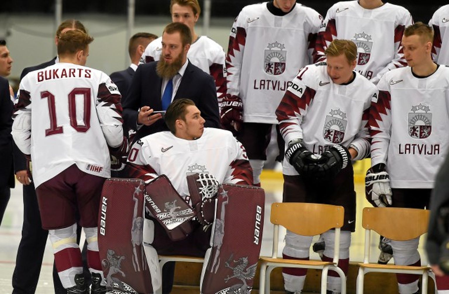 Latvijas hokeja izlase fotografējas oficiālajai kopbildei pasaules čempionātā hokejā ''Kvik hockey'' arēnā Herningā