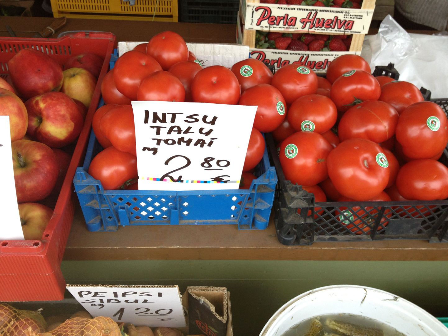 Tomatite hind Nõmme turul.
