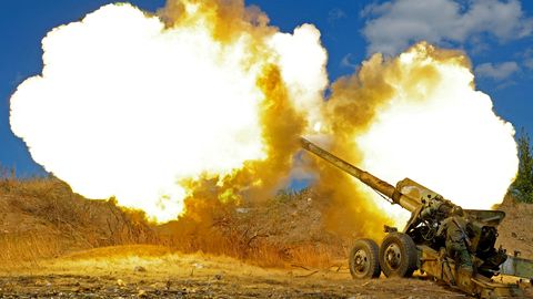 Ukrajinski napad z droni v Rostovu terjal eno smrtno žrtev in povzročil požar