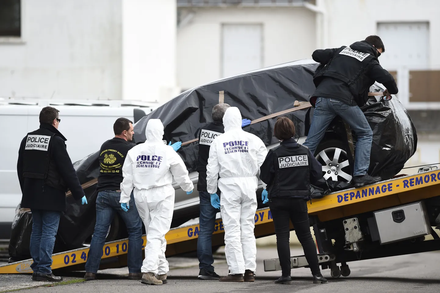 Krimiuurijad ja Sebastien Troadeci auto