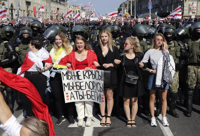 Protesti Minskā.