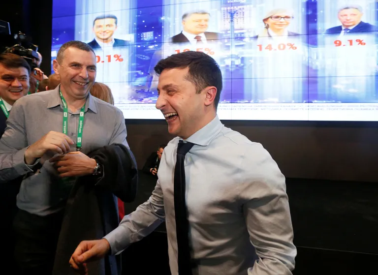 Volodimirs Zelenskis Ukrainas prezidenta vēlēšanu pirmās kārtas vēlēšanu naktī