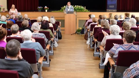 Väärikate ülikoolis lõpetas XII lend