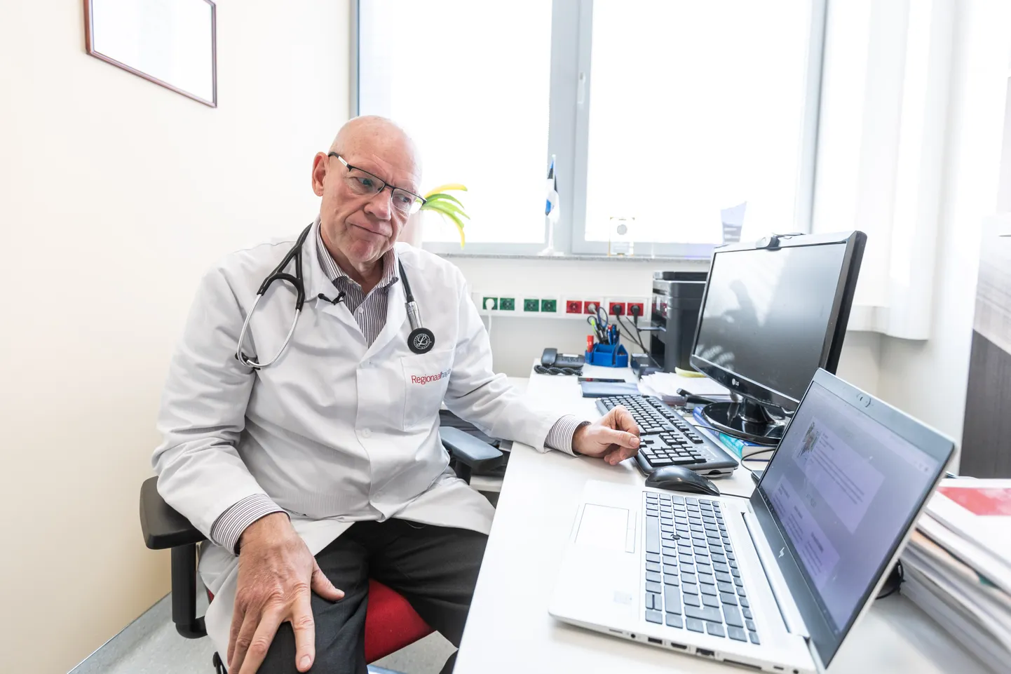 Dr Margus Viigimaa sõnab, et internetis levib palju lugusid, mis püüavad jätta ametlikku muljet, aga on tegelikult ainult raha välja petmiseks.