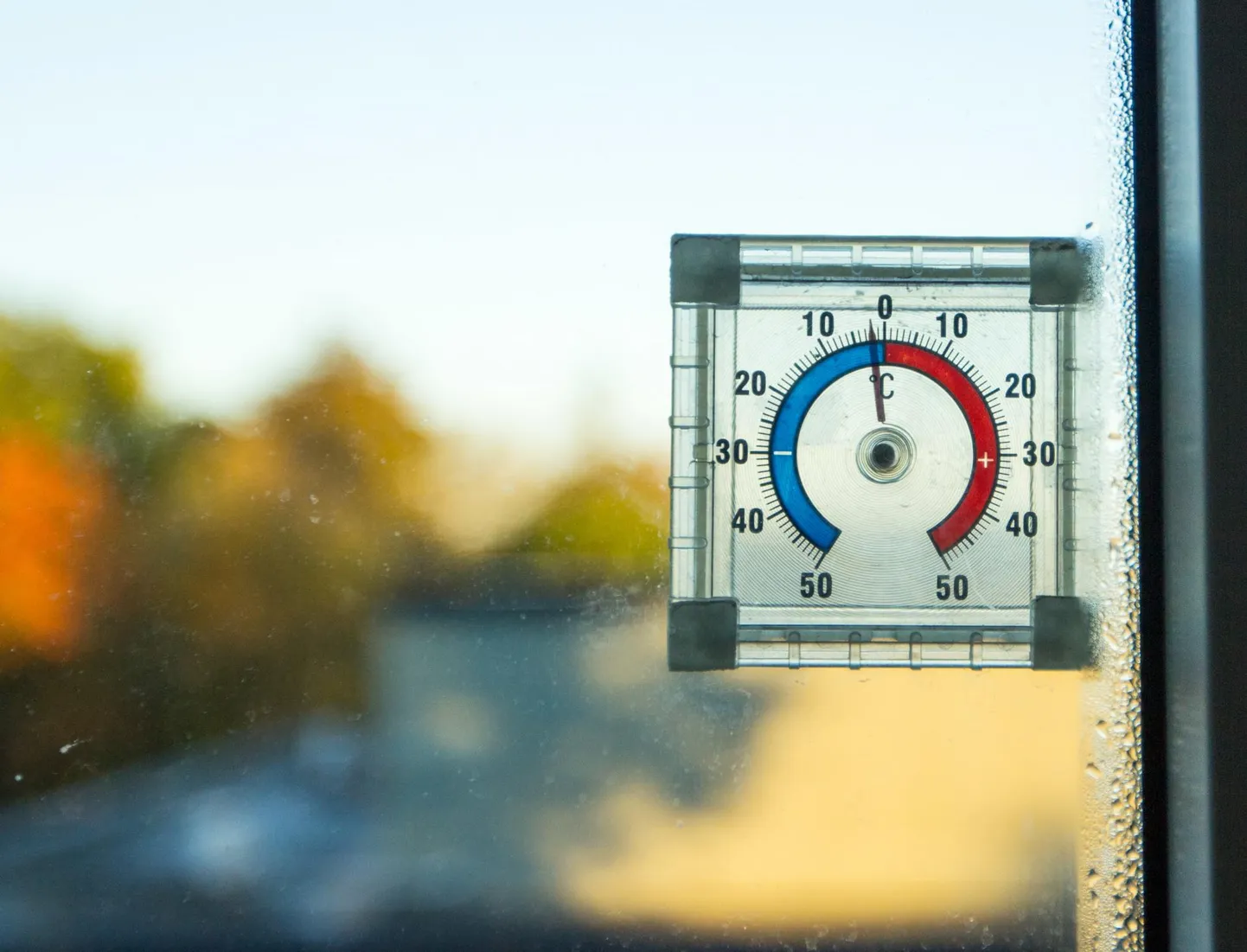 Selle järgi, kas rohkem pakub huvi õhutemperatuur, sademed, põud, madalad pilved või hiidrahe, tuleb valida ka allikas.