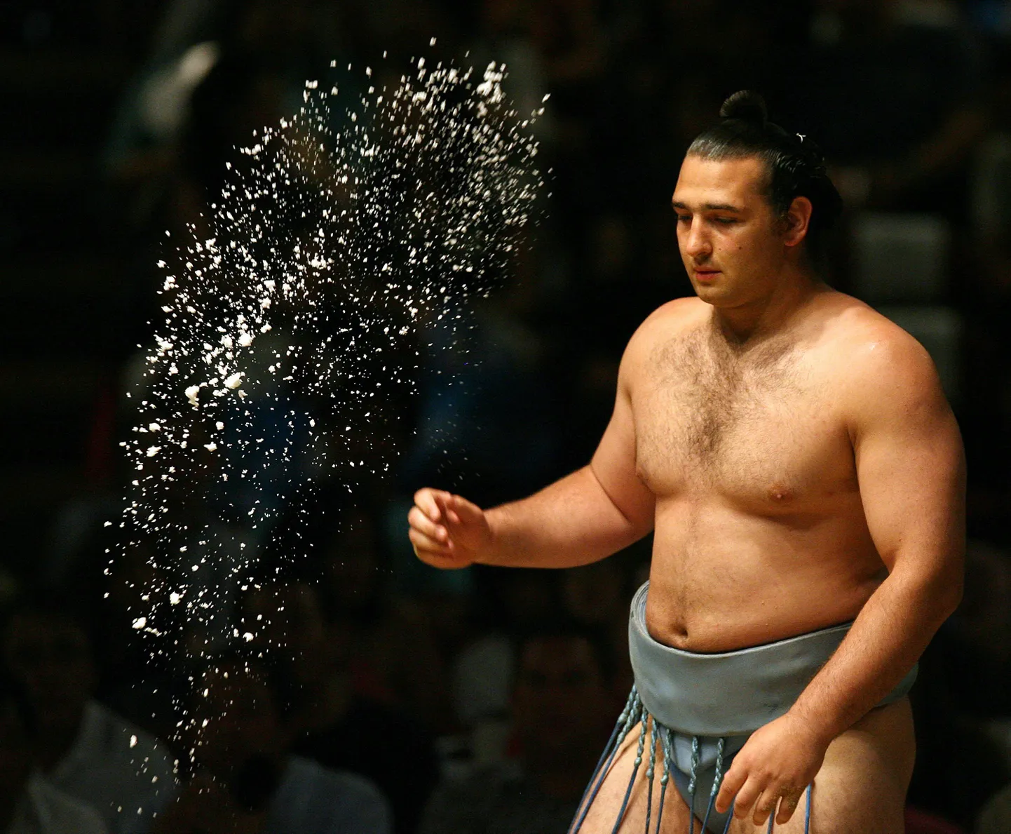 Kotooshu on kaalust kaotanud viis kilo.