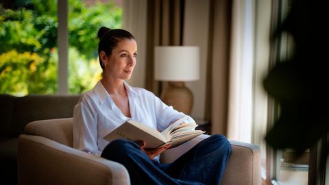 5 asja, mis peaks igal üle 40-aastasel naisel riidekapis olema