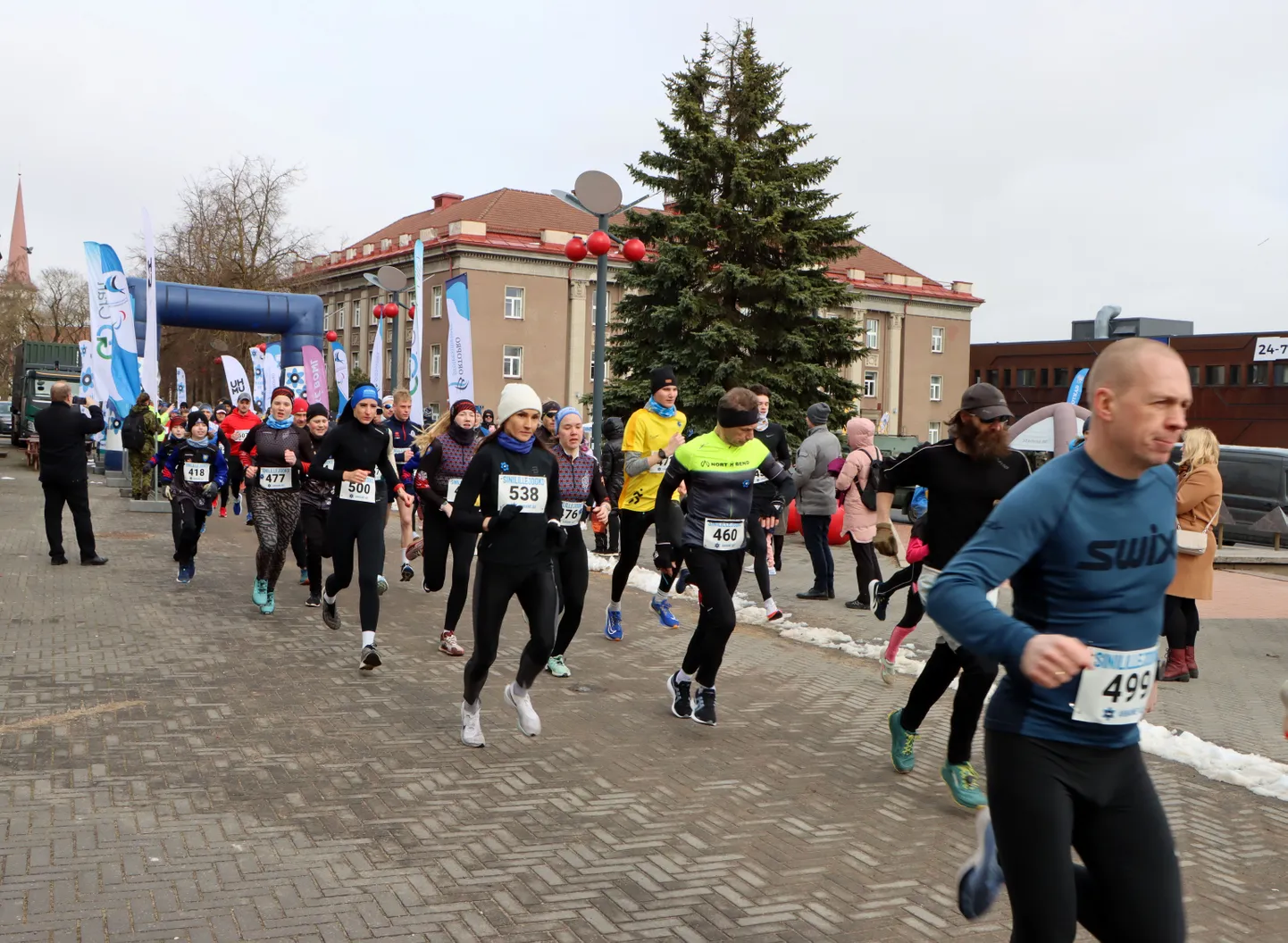 Eelmisel aastal tuli Jõhvis Sinilillejooksu starti 145 osalejat. Sel pühapäeval on igaühel võimalik anda panus selle tulemuse ületamiseks.