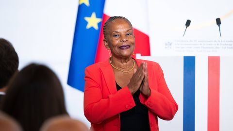 France Approves Law to Return Remains from 'Human Zoos' to Homeland