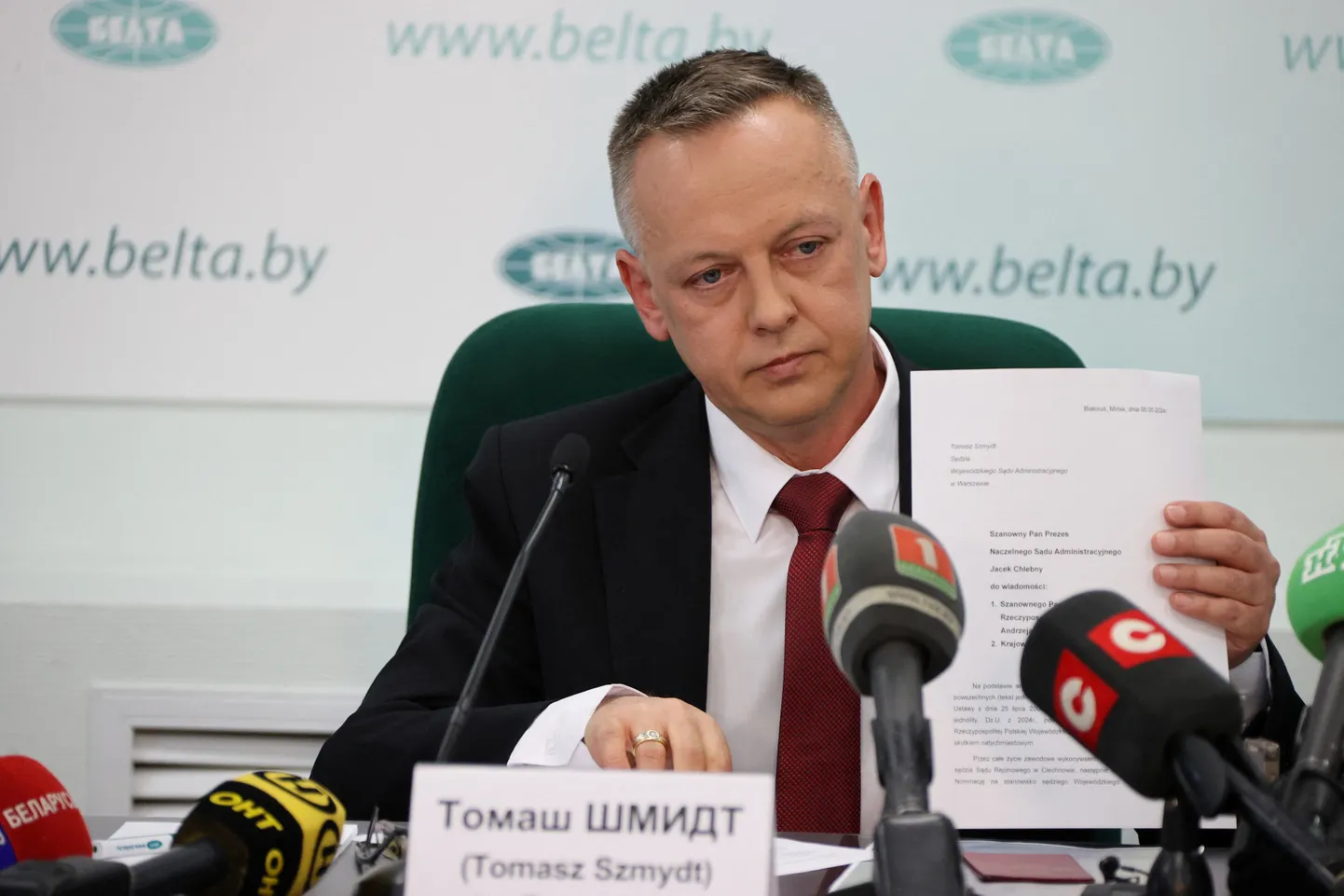 Poola kohtunik Tomasz Szmydt pressikonverentsil Minskis 6. Mail 2024. aastal.