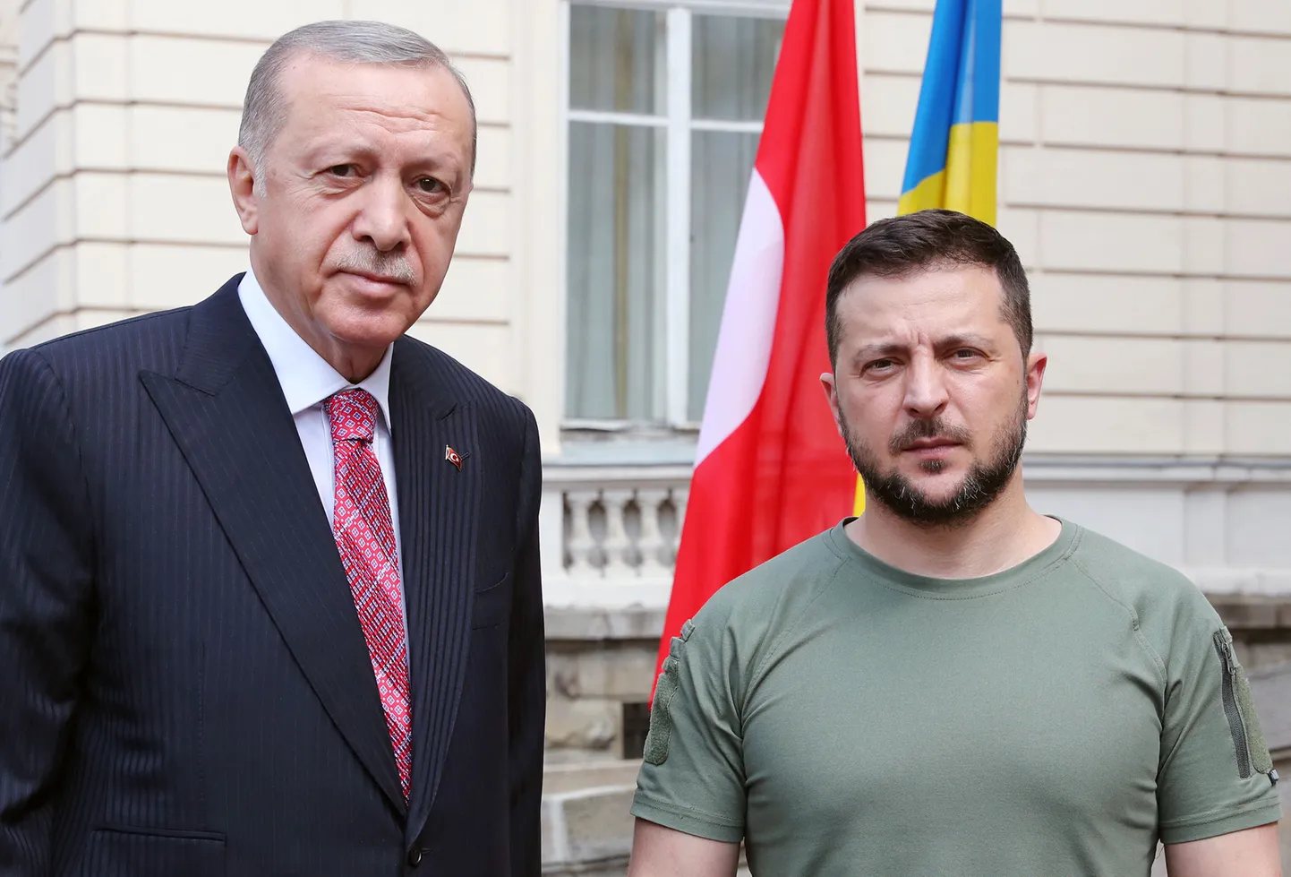 Türgi president Recep Tayyip Erdoğan koos Ukraina presidendi Volodõmõr Zelenskõiga möödunud suvel Kiievis.