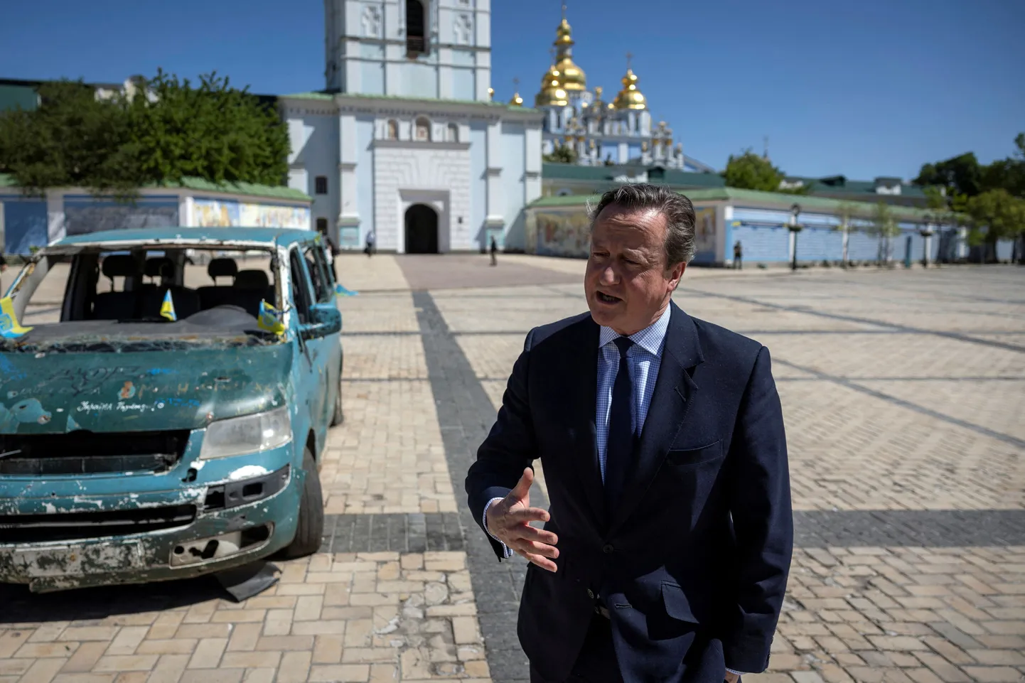 USA välisminister David Cameron Kiievis ajakirjanikega vestlemas.