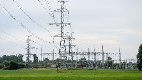 Lätis oli varahommikul elektrita ligi 277 000 majapidamist