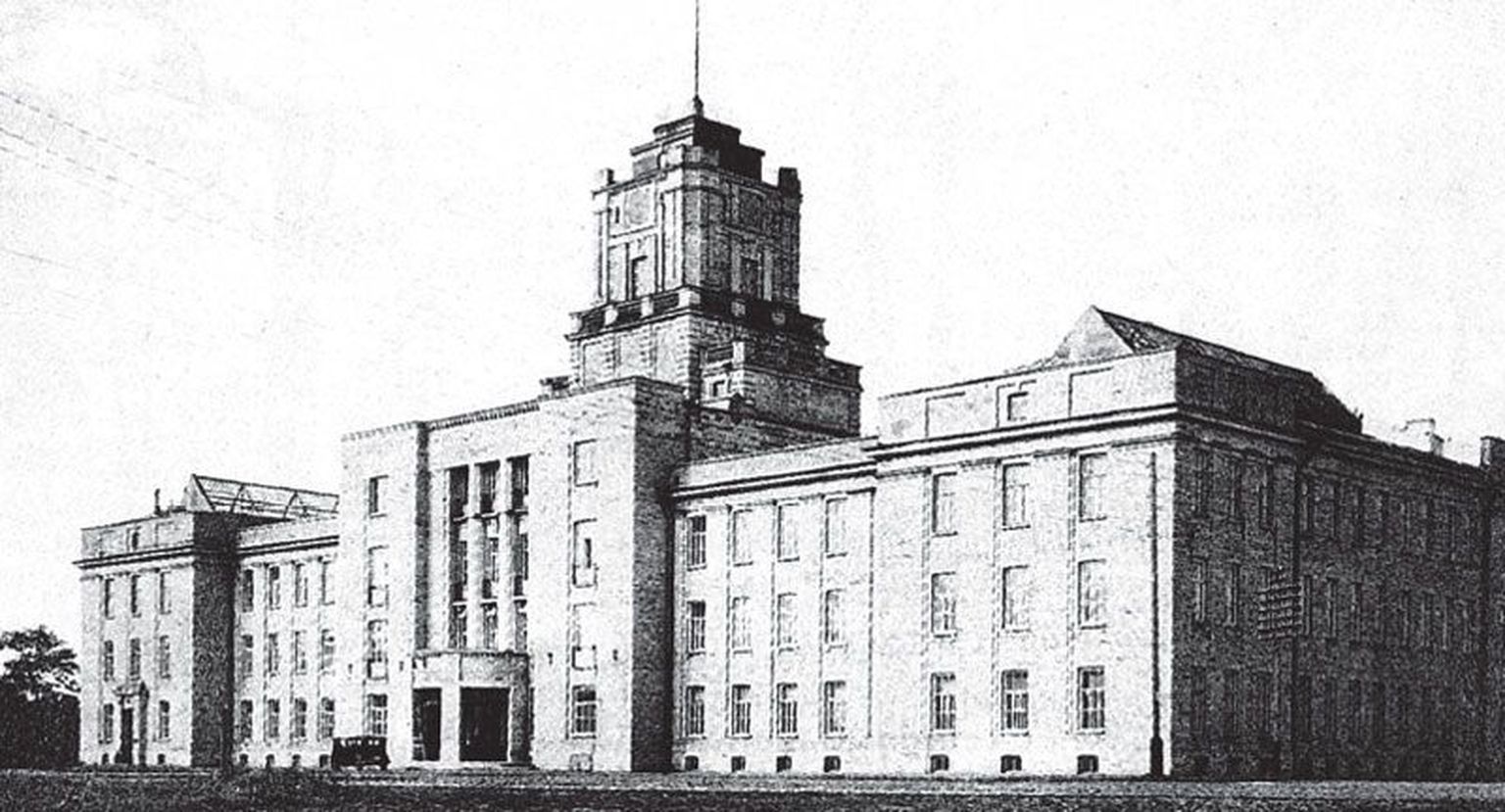 Endine Vene Balti laevatehase administratiivhoone on tänapäeval Tallinna Tehnikaülikooli majandusteaduskonna maja. Aastatel 19321964 oli see aga kasutusel õppeasutuse peahoonena.
