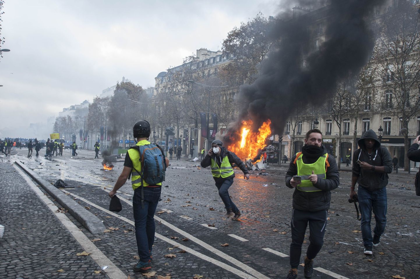 Vägivaldseks muutunud protestid Pariisis.