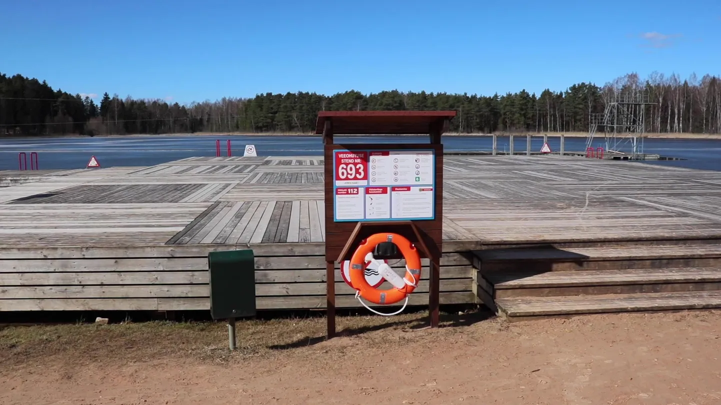 Veeohutus stend Verevi järve kaldal.