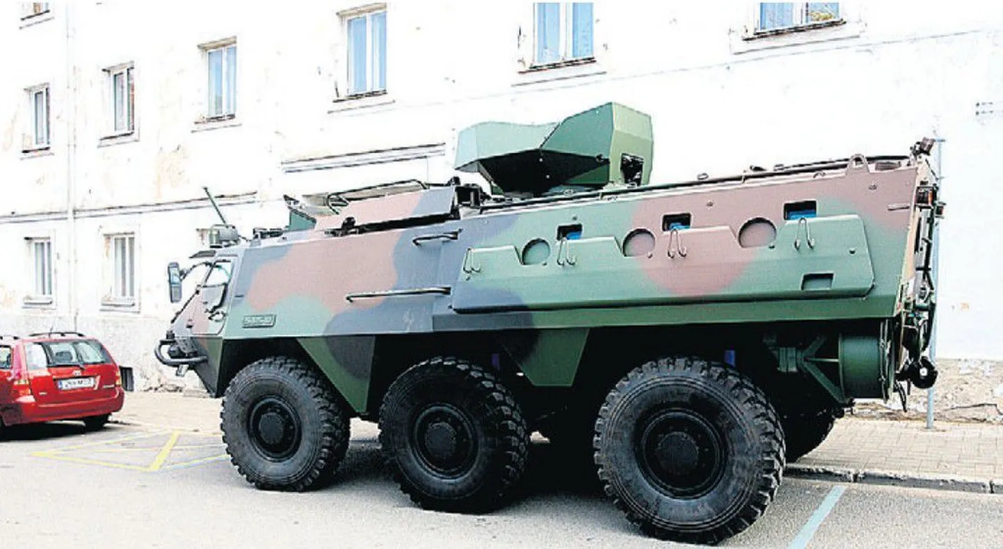 В настоящее время на вооружении в Эстонии состоят бронетранспортеры Pasi, произведенные в Финляндии.