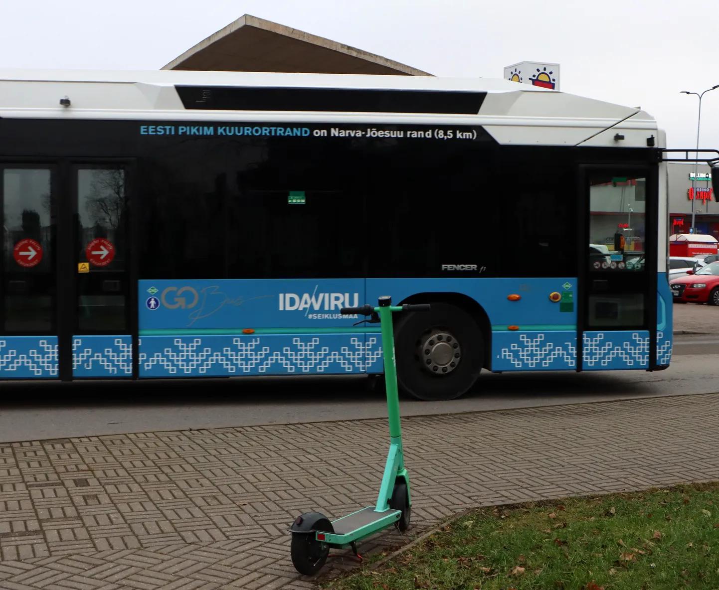 Перевозку неупакованных самокатов в уездных автобусах разрешать не хотят, но суд постановил, что оснований для такого запрета на данный момент нет.