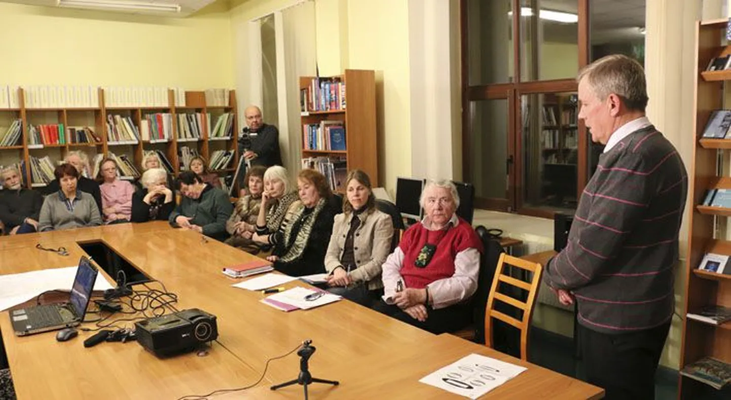 Juhan Kunderi Selts kutsus Lääne-Virumaa keskraamatukogus peetud fosforiiditeemalisele õhtule kõnelema riigikogulase Lembit Kaljuvee.