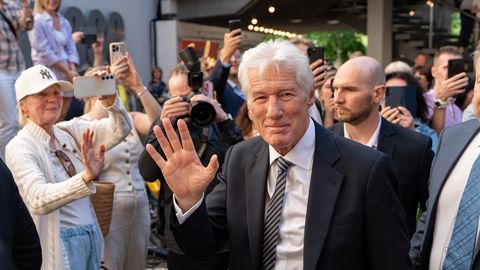 FOTO ⟩ Ričards Gīrs apciemo Rīgu un iepazīstina ar filmu 