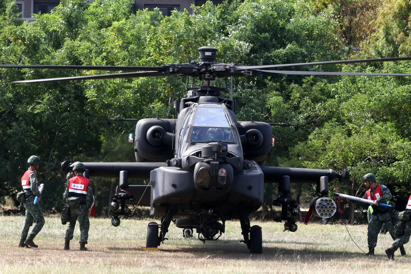 Poolale läks 96 Apache ründekopteri ost maksma 10 miljardit dollarit.