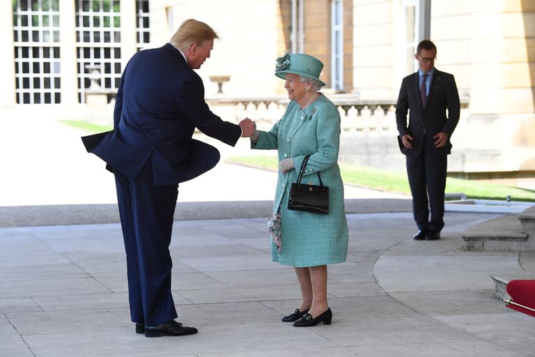 Kuninganna Elizabeth II tervitab Buckinghami palees USA presidenti Donald Trumpi