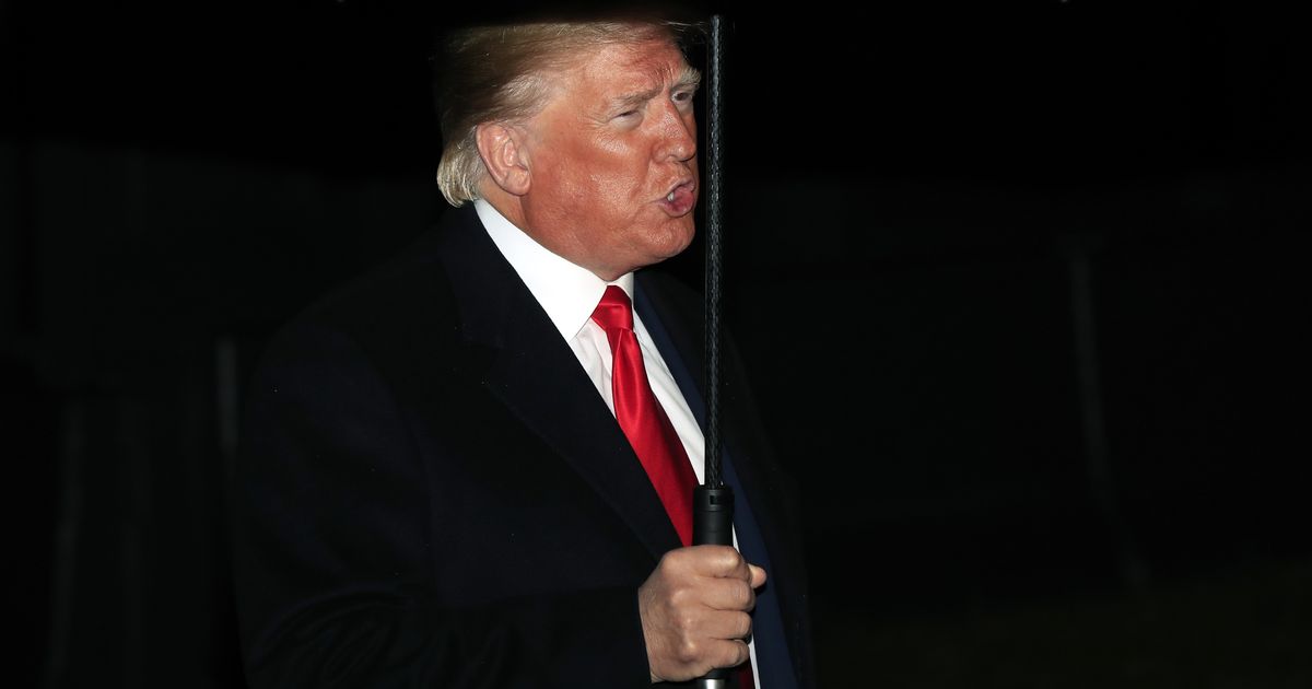 Trump ründas Föderaalse Juurdlusbüroo direktorit