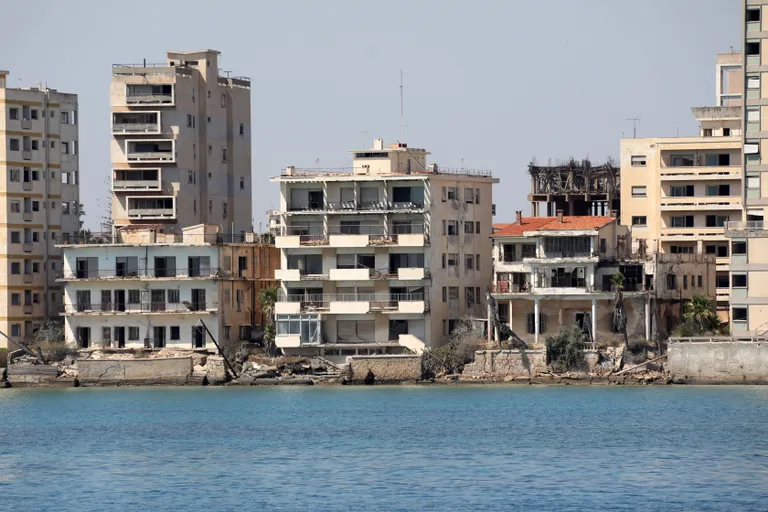 Varosha kuurordi lagunevad hotellid.