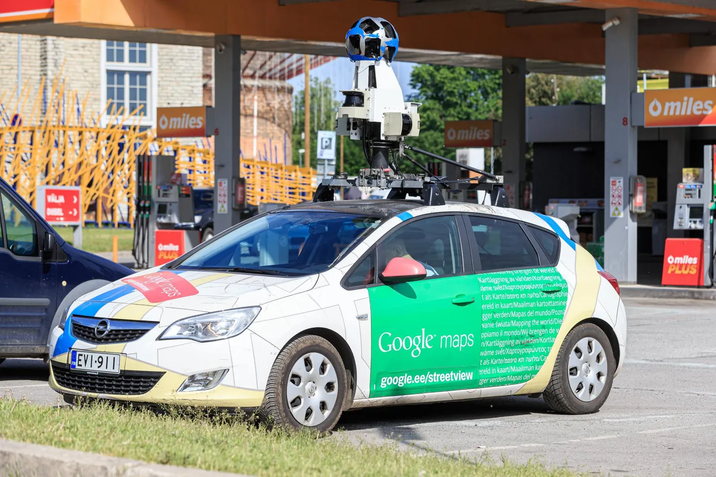 Google Mapsi auto.