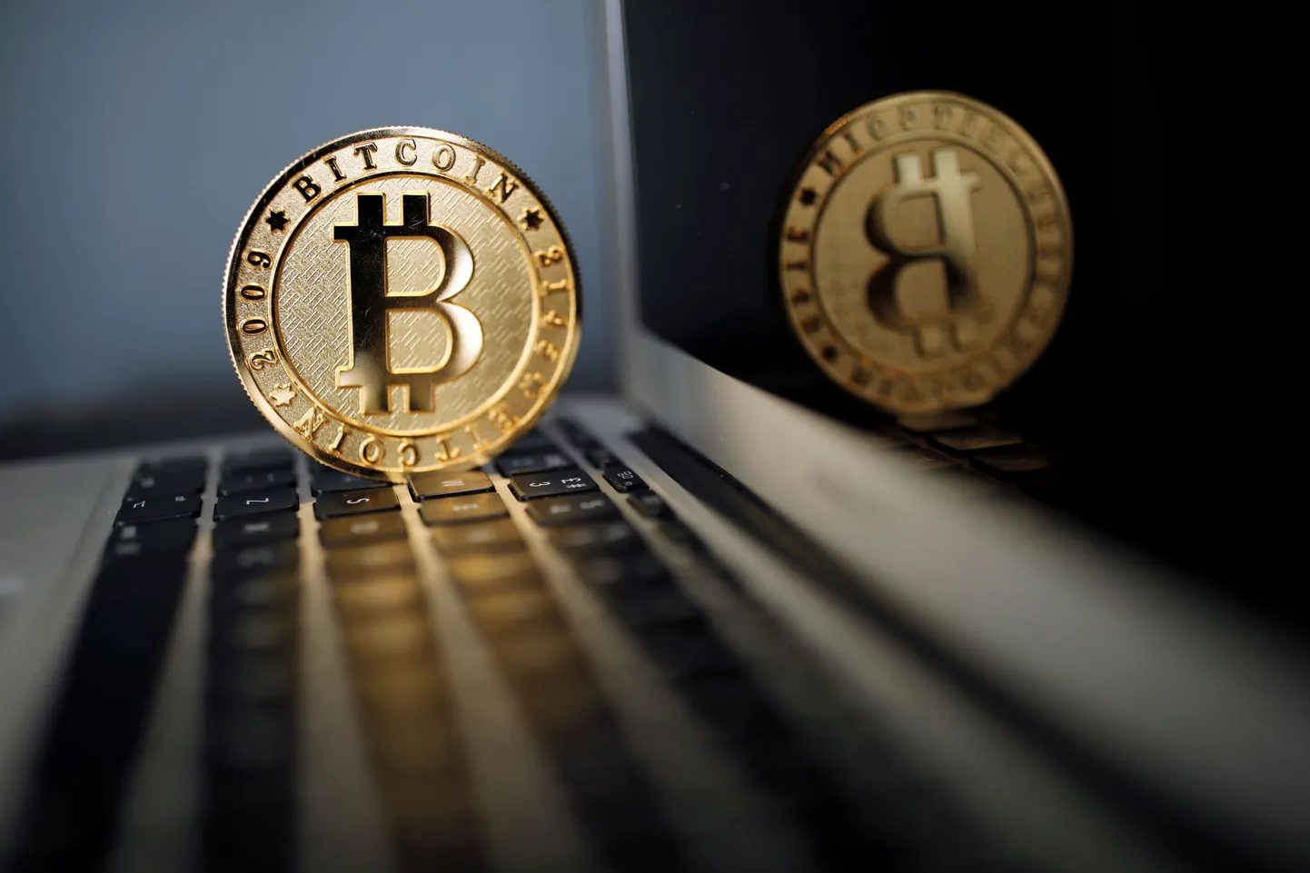 Биткойн.