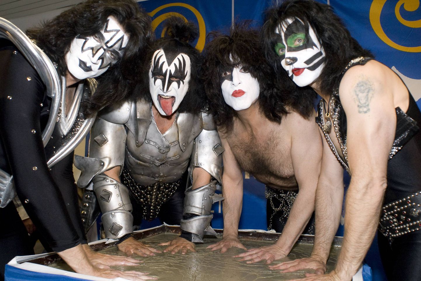 Bändi KISS liikmed vasakult: Paul Daniel Frehley, Gene Simmons, Paul Stanley ja Peter Criss 2008 enne esinemist Saksamaal Münchenis