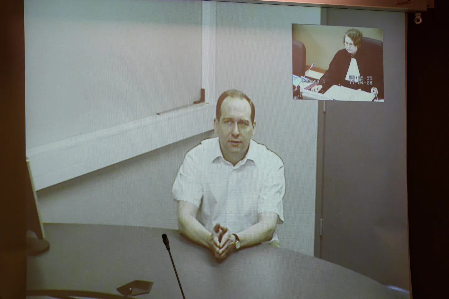 Toomas Meola mullu Tartu maakohtus toimunud videoistungil. Meola taotles ennetähtaegselt vabanemist.