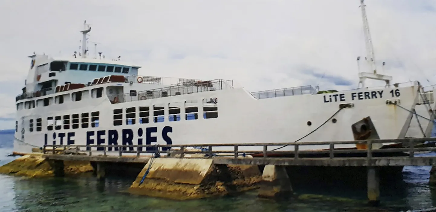Filipiinide laev M/V Lite Ferry 16, millel puhkenud tulekahjus sai surma vähemalt kaks ja päästeti 245 inimest.