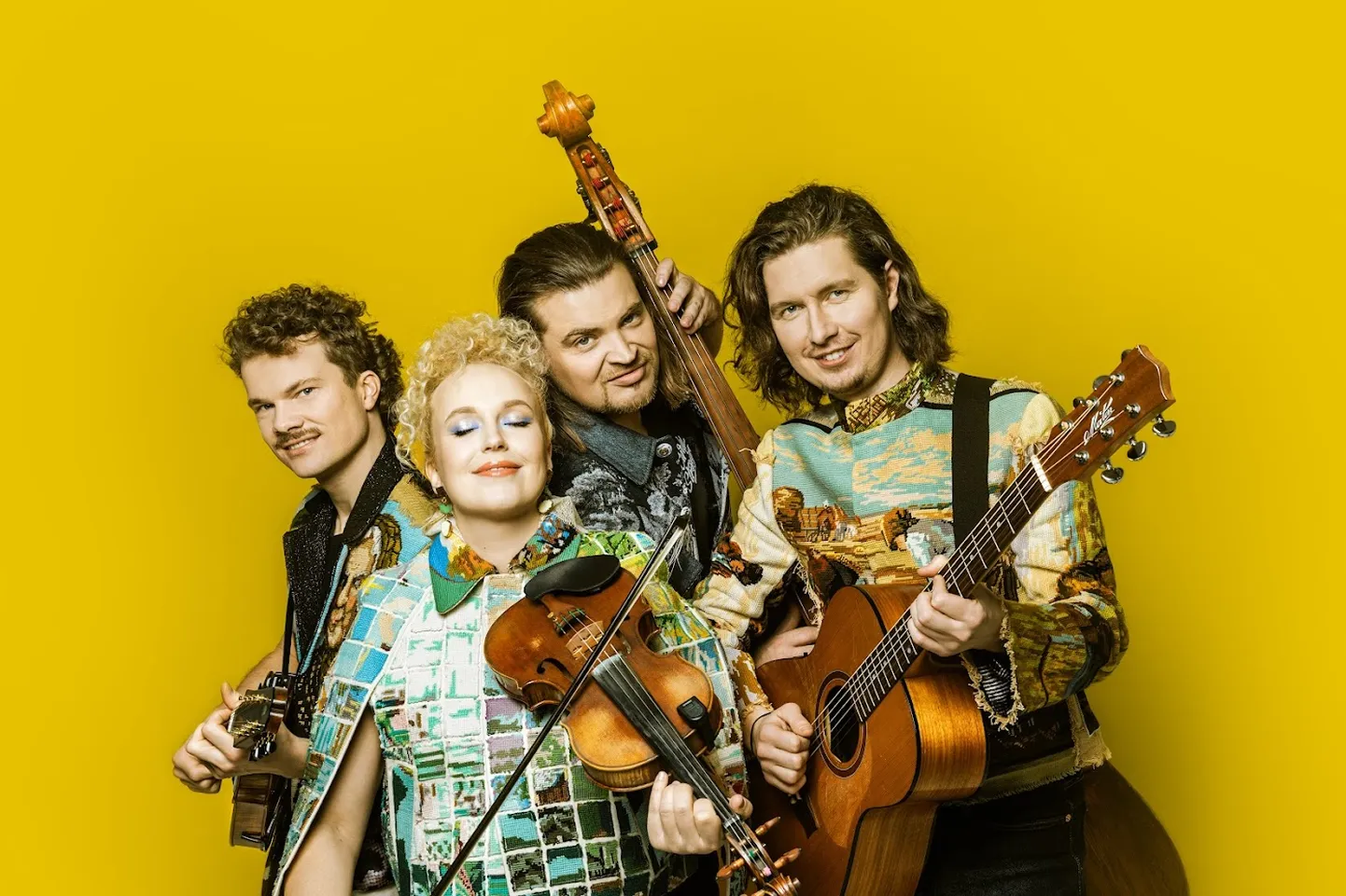 День семьи в Нарве завершится концертом популярной группы "Curly Strings".
