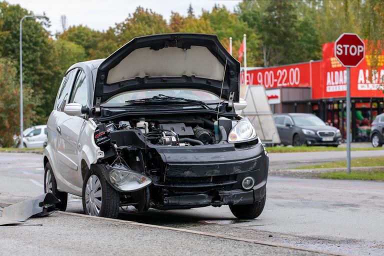 25. septembril sattus täpselt samasugune Microcar avariisse Rakveres Tartu ja Lilleoru tänava ristmikul.