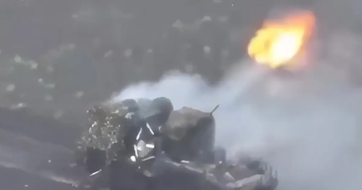 VIDEO Putini soomuk tulistab end oimetuks pärast Ukraina droonirünnakut