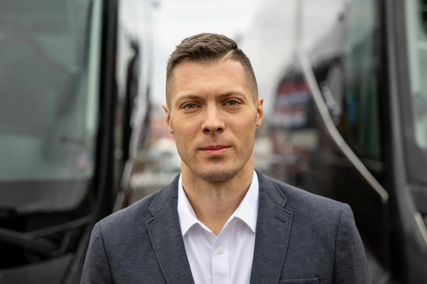 Vastab Ingmar Roos