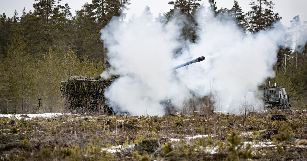 FOTOD JA VIDEO ⟩ Diviisi suurtükiväepataljon võttis kasutusele uue kaudtule laskemoona