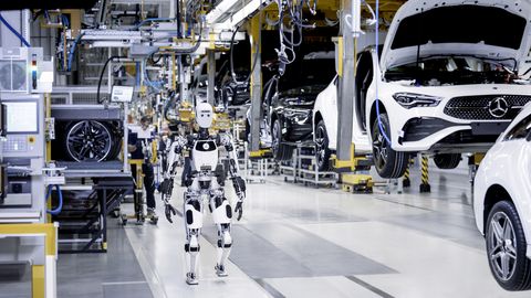 JUBA JÄRGMINE ⟩ Mercedes-Benz võtab samuti autotootmises kasutusele humanoidrobotid
