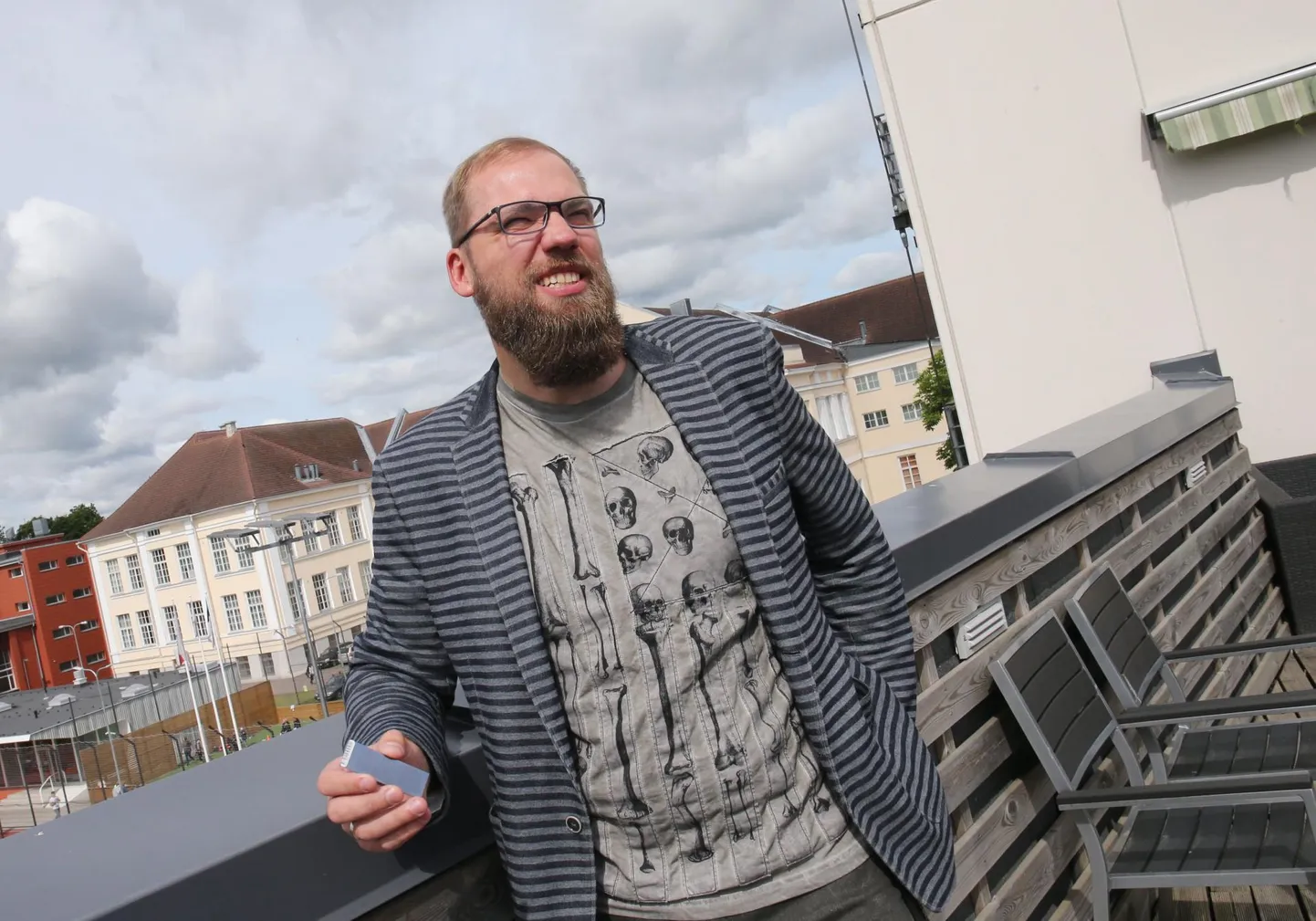 Rahvusvahelise mammutuuringu bioloogia ja tehnoloogia ala nõuandja, Eesti Geenivaramu asedirektori Tõnu Esko sõnul on geenide mõju haridustee pikkusele võrreldav sotsiaal-majanduslike tegurite, nagu näiteks vanemate haridustasemega.