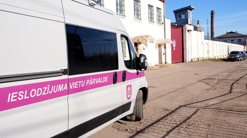 Par bēgšanu no cietuma apsūdzēto Kovaļovu konvojēs uz Rīgu