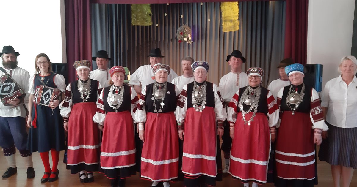 Lüllemäel peeti kaasakiskuvat Kübarapidu