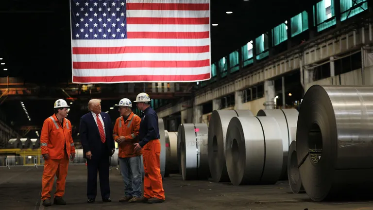 Трамп на заводе U.S. Steel в Пенсильвании.