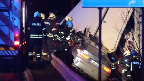 VIDEO JA FOTOD ⟩ Tallinna-Tartu maanteel toimus raske liiklusõnnetus